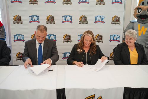 Signing the agreement