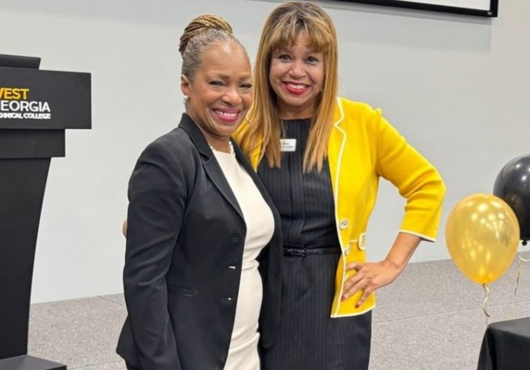 photo of Rochelle Robinson and Donna Gomez